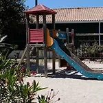 Goelia Les Rives De Saint Brice 3* Ares