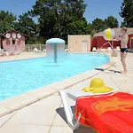 Goelia Les Rives De Saint Brice 3*