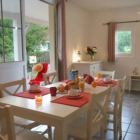 Goelia Les Rives De Saint Brice Semesterpark 3*