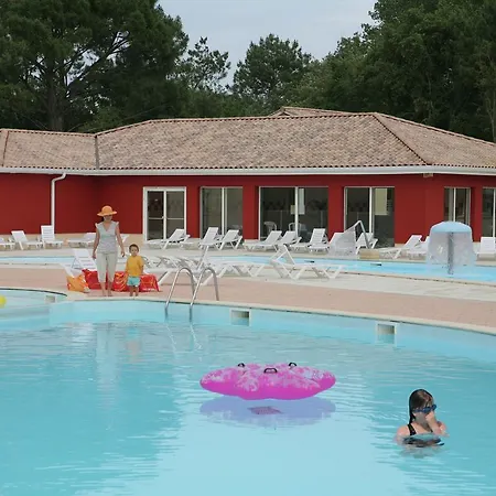 Goelia Les Rives De Saint Brice Semesterpark 3*
