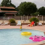 Goelia Les Rives De Saint Brice 3*