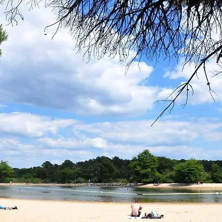Goelia Les Rives De Saint Brice Vakantiepark 3*