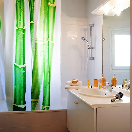 Goelia Les Rives De Saint Brice 3* Ares