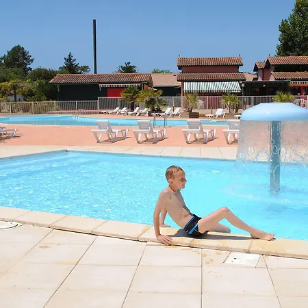 Goelia Les Rives De Saint Brice 3*