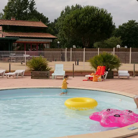 Goelia Les Rives De Saint Brice 3*