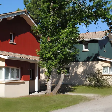 Goelia Les Rives De Saint Brice Vakantiepark 3*