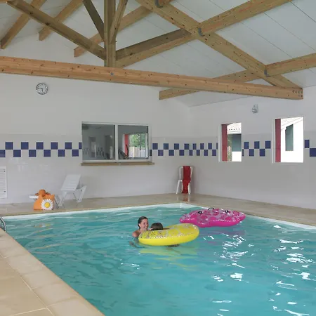 Goelia Les Rives De Saint Brice Vakantiepark 3*