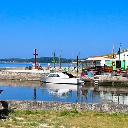 Résidence Néméa Les Rives De Saint Brice 3*