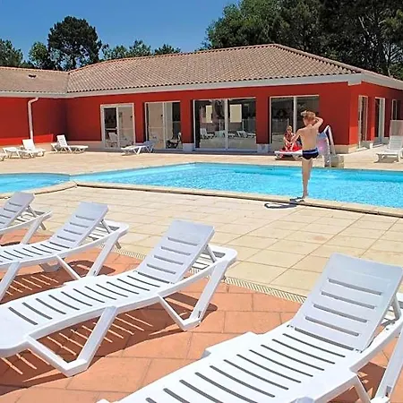 Résidence Néméa Les Rives De Saint Brice 3* Ares