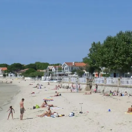 Résidence Néméa Les Rives De Saint Brice 3*