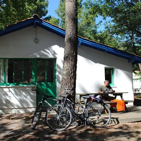 Goelia Les Rives De Saint Brice 3* Ares